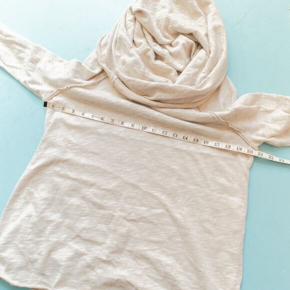 Free People Beach Cocoon Oversized Cowl Neck Heathered Beige Blouse Size M/L - Picture 5 of 7